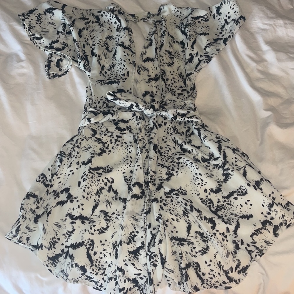 Reference Open Back Romper - Picture 4 of 4